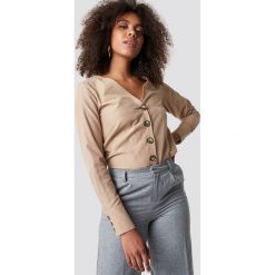 NA-KD Trend Bluzka z guzikami - Beige. Bluzki damskie marki NA-KD Trend. Za 80.95 zł.