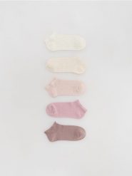 Skarpetki z wiskozą 5 pack - złamana biel. Skarpety damskie Reserved, bez wzorów, z wiskozy. Za 49.99 zł.