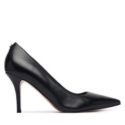 Szpilki Guess. Czarne szpilki damskie Guess, z aplikacjami, bez obcasa, bez zapięcia. Za 674.99 zł.