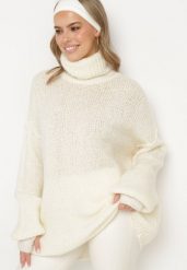 Jasnobeżowy Golf Oversize z Dzianiny z Wełną i Moherem Temittes. Brązowe swetry damskie Born2be, bez wzorów, z dzianiny, eleganckie, bez kołnierzyka, bez ramiączek, długie, bez kaptura. Za 179.99 zł.