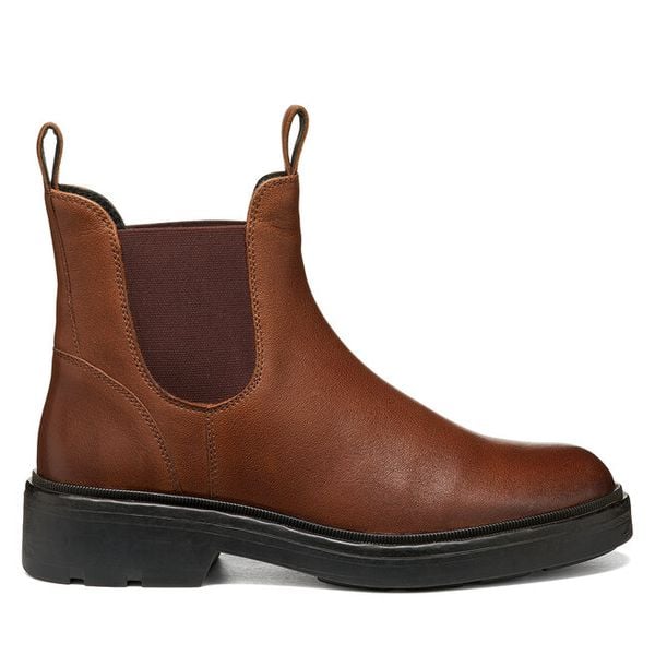 Sztyblety Geox. Brązowe botki damskie Geox, bez obcasa, na płaskiej podeszwie, bez zapięcia. Za 499.99 zł.