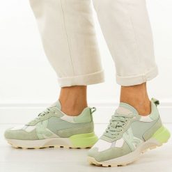 Zielone skórzane sneakersy damskie Kobbo 66954. Zielone obuwie sportowe damskie Kobbo, bez wzorów, z jeansu, trekkingowe. Za 249.00 zł.