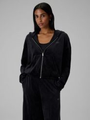 4F Bluza welurowa regular bez kaptura damska - czarna L. Czarne bluzy damskie 4f, l, bez wzorów, z weluru, klasyczne. Za 169.99 zł.
