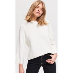 Sweter z domieszką wełny - Kremowy. Białe swetry damskie Reserved, l, bez wzorów, z wełny, bez kołnierzyka, bez ramiączek, bez kaptura. Za 119.99 zł.
