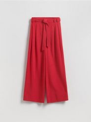 Luźne spodnie z lyocellem - czerwony. Czerwone spodnie materiałowe damskie Reserved, l, bez wzorów, z lyocellu. Za 149.99 zł.