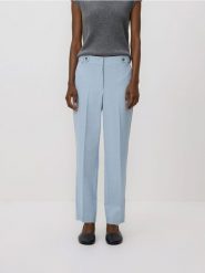 Spodnie w kant - jasnoniebieski. Niebieskie spodnie materiałowe damskie Reserved, bez wzorów, z tkaniny. Za 119.99 zł.