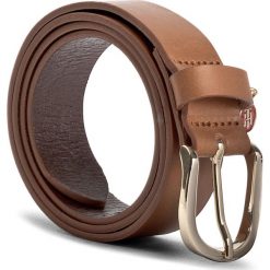 Pasek Damski TOMMY HILFIGER - Th Coin Charm Belt 3.0 AW0AW05370 75 901. Brązowe paski damskie Tommy Hilfiger, w paski, ze skóry. W wyprzedaży za 169.00 zł.