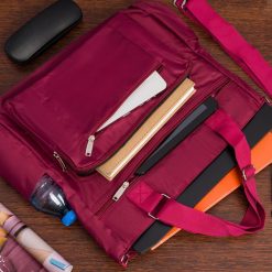 Torebka damska shopperka duża torba lekka A4 bordowa Beltimore J30. Czerwone torebki do ręki damskie bez wzorów, duże, bez dodatków. Za 64.90 zł.