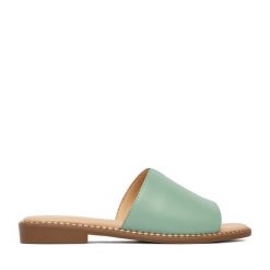 Klapki Lasocki. Zielone klapki damskie Lasocki, bez wzorów, bez obcasa. Za 139.99 zł.