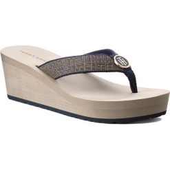 Japonki TOMMY HILFIGER - Hardware Mid Beach S FW0FW03198 Midnight 403. Klapki damskie marki Tommy Hilfiger. W wyprzedaży za 159.00 zł.