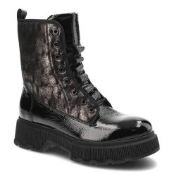 Trapery damskie Clasicco, naturalna skóra lakierowana z dodatkiem materiału filcowa wkładka ocieplane wnętrze, czarne, 2260-01AM-W2. Czarne kozaki damskie Clasicco, z lakierowanej skóry, bez obcasa. Za 389.00 zł.