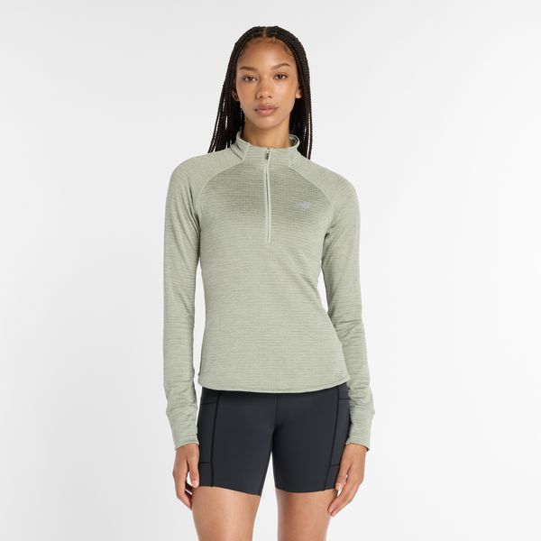 Bluza damska New Balance WT43200GSH – zielona. Zielone bluzy damskie New Balance, s, bez wzorów, z dresówki, bez kaptura. Za 389.99 zł.