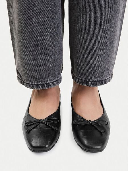 Lasocki Baleriny CEO-RST-ROMI-105 Czarny. Czarne baleriny damskie Lasocki, bez wzorów, ze skóry, bez obcasa. Za 179.99 zł.