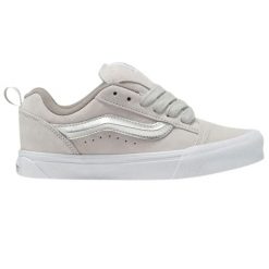 Buty na deskorolkę damskie Vans Knu Skool. Szare trampki i tenisówki damskie Vans, bez wzorów, bez zapięcia. Za 251.99 zł.