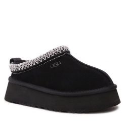 Śniegowce Ugg. Czarne śniegowce i trapery damskie UGG. Za 599.99 zł.
