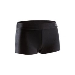 Spodenki fitness dla dzieci. Czarne spodenki dla dziewczynek DOMYOS. Za 19.99 zł.
