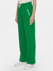 Tommy Hilfiger Spodnie dresowe UW0UW04946 Zielony Relaxed Fit. Zielone spodnie dresowe damskie Tommy Hilfiger, m, bez wzorów, z bawełny. Za 339.99 zł.