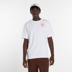 Koszulka męska New Balance MT61H51DWT – biała. Białe koszulki sportowe męskie New Balance, l, bez wzorów, z dresówki, bez kołnierzyka, bez ramiączek. Za 169.99 zł.