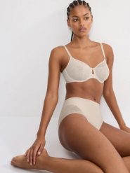 Triumph biustonosz minimizer - Comfort Contour Kobiety Sztuczne włókno beżowy, 80C. Brązowe biustonosze Triumph, bez wzorów, z włókna. Za 139.95 zł.