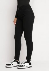 Czarne Jeansy Skinny Podkreślające Nogi Trilles. Czarne jeansy damskie Born2be. Za 79.99 zł.