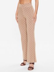 Guess Spodnie materiałowe W3YB38 Z37K0 Beżowy Regular Fit. Brązowe spodnie dresowe damskie Guess, m, z aplikacjami, z materiału. Za 269.99 zł.