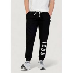 Spodnie Mężczyzna ICON. Czarne krótkie spodenki sportowe męskie ICON, m, bez wzorów. W wyprzedaży za 272.60 zł.