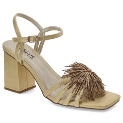 Złote Sandały Menbur Modne Obuwie Damskie. Żółte klapki damskie Menbur, z aplikacjami, ze skóry ekologicznej, boho, bez obcasa, na obcasie. Za 339.00 zł.