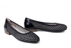 RIEKER 51960-00 black, baleriny damskie. Czarne baleriny damskie Rieker, na lato, bez wzorów, bez obcasa, na obcasie. Za 299.90 zł.