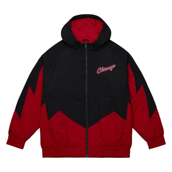 Wodoodporna kurtka z pełnym zamkiem błyskawicznym Chicago Bulls. Czarne kurtki męskie Mitchell & Ness, m, bez wzorów, bez kaptura. W wyprzedaży za 667.00 zł.