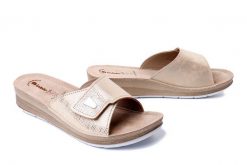 INBLU FC-53 054 platynowy, klapki damskie. Żółte klapki damskie Inblu, bez wzorów, bez obcasa. Za 79.99 zł.