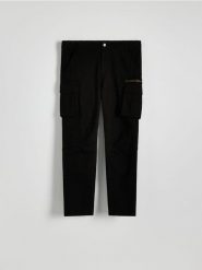 Spodnie skinny cargo - czarny. Czarne spodnie materiałowe męskie Reserved, l, bez wzorów, z bawełny. W wyprzedaży za 59.99 zł.