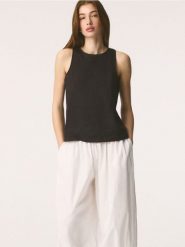 Lniana bluzka - ciemnobrązowy. Brązowe bluzki damskie Reserved, l, bez wzorów, bez kołnierzyka, bez ramiączek. Za 139.99 zł.