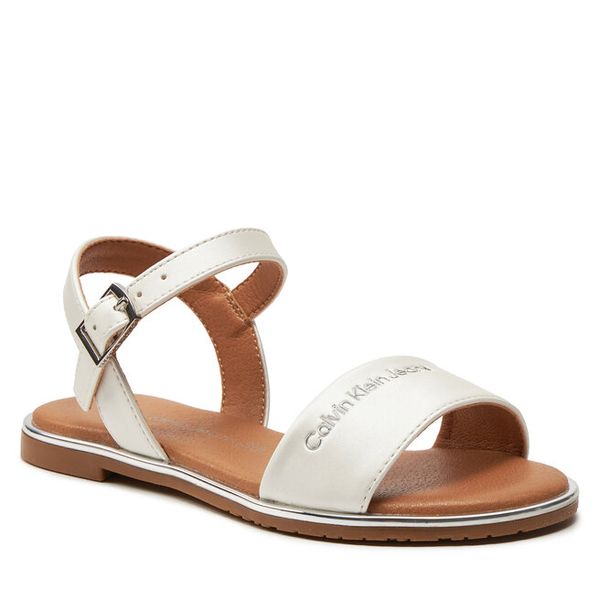 Sandały Calvin Klein Jeans. Białe sandały damskie Calvin Klein Jeans, bez wzorów, z jeansu, bez obcasa, na koturnie, bez zapięcia. Za 319.99 zł.