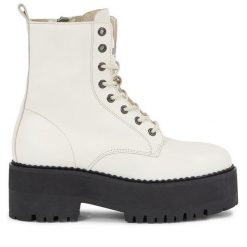 Botki Tommy Jeans. Białe botki damskie Tommy Jeans, z jeansu, bez obcasa, na słupku, bez zapięcia. Za 449.99 zł.