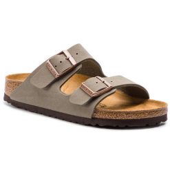 Klapki Birkenstock. Szare klapki damskie Birkenstock, bez wzorów, bez obcasa. Za 269.99 zł.