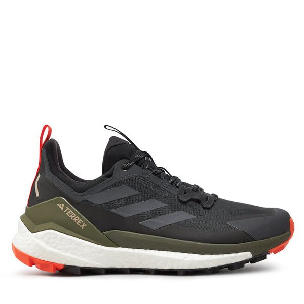 Sneakersy adidas. Białe trampki i tenisówki chłopięce Adidas, bez wzorów, bez zapięcia. Za 199.99 zł.