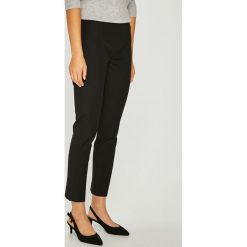 Calvin Klein - Spodnie. Spodnie materiałowe damskie marki Calvin Klein. W wyprzedaży za 359.90 zł.