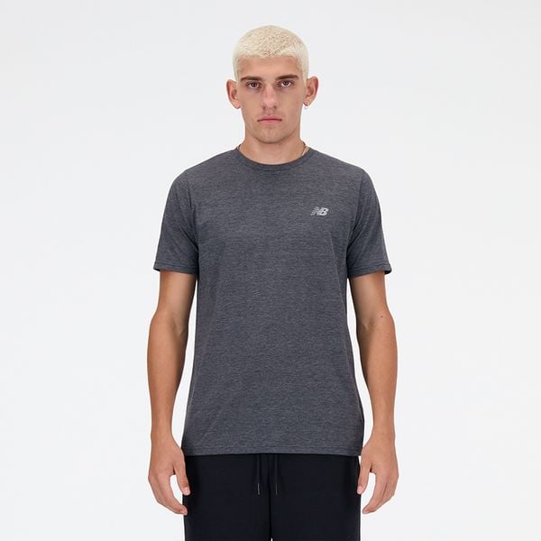 Koszulka męska New Balance MT41070BKH – szara. Szare koszulki sportowe męskie New Balance, m, bez wzorów, z bawełny, bez kołnierzyka, bez ramiączek, na fitness i siłownię. Za 149.99 zł.