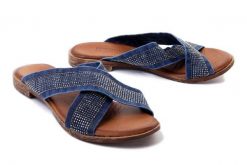 ARTIKER RELAKS 44C0203 jeans, klapki damskie. Niebieskie klapki damskie Artiker Relaks, bez wzorów, z jeansu, bez obcasa. Za 113.94 zł.