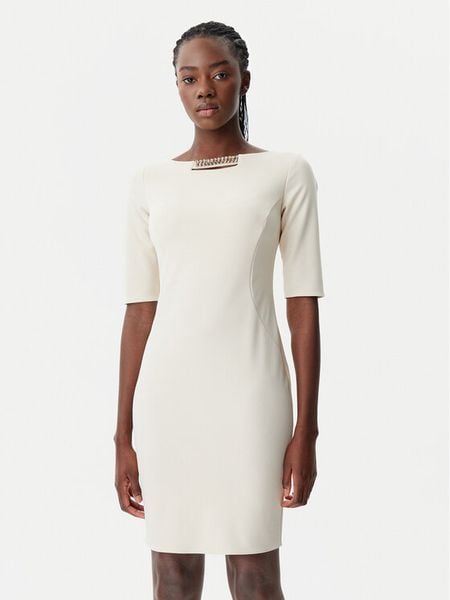 Rinascimento Sukienka koktajlowa CFC0122958003 Beżowy Regular Fit. Brązowe sukienki damskie Rinascimento, xl, bez wzorów, z syntetyku, wizytowe, bez kołnierzyka, bez ramiączek. Za 259.99 zł.