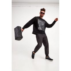 Spodnie Armani Exchange. Spodnie materiałowe męskie Armani Exchange, m, bez wzorów. W wyprzedaży za 338.67 zł.