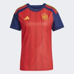 Koszulka domowa Hiszpania 26 Authentic. Czerwone koszulki sportowe damskie Adidas, bez wzorów, sportowe, bez kołnierzyka. Za 649.00 zł.