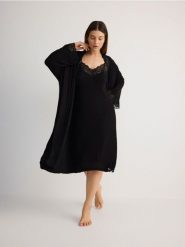 Koszula nocna z wiskozy - czarny. Czarne koszule nocne damskie Reserved, l, bez wzorów, z wiskozy. W wyprzedaży za 55.99 zł.