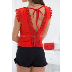 Bluzka Gipiura Red. Bluzki damskie marki Modaforyou. Za 79.00 zł.