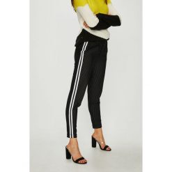 Tally Weijl - Spodnie. Spodnie materiałowe damskie marki TALLY WEIJL. W wyprzedaży za 69.90 zł.