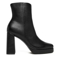 Botki JENNY. Czarne botki damskie Jenny, bez obcasa, na słupku, bez zapięcia. Za 199.99 zł.