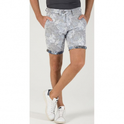 Szorty "Janno" - Slim fit - w kolorze niebiesko-szarym. Niebieskie szorty męskie Timezone, w paski. W wyprzedaży za 90.95 zł.