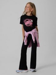 4F T-shirt regular z nadrukiem dziewczęcy - czarny 134 (8-9 lat). Czarne t-shirty i topy dla dziewczynek 4f, bez wzorów, z bawełny, bez ramiączek. Za 49.99 zł.