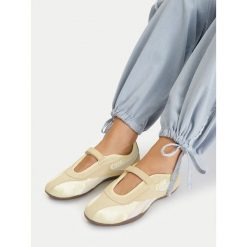 Baleriny Reebok. Żółte baleriny damskie Reebok, bez wzorów, bez obcasa. Za 299.99 zł.