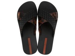 Klapki damskie Ipanema Sense Slide. Czarne klapki damskie Ipanema, bez wzorów, z materiału, casualowe, bez obcasa. Za 83.99 zł.